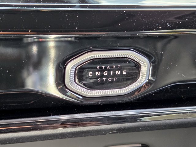 New 2027 Jeep Grand Cherokee Altitude RWD image 21