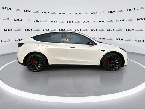 Used 2022 Tesla Model Y Performance AWD/4WD image 9