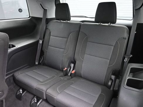 Used 2023 GMC Acadia SLE w/ Driver Convenience Package FWD image 17