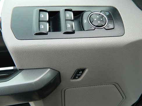 Used 2015 Ford F150 XLT w/ Equipment Group 301A Mid image 17