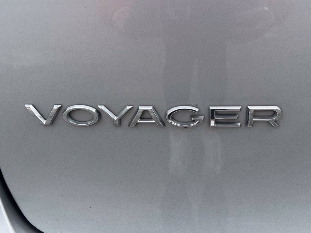 Used 2024 Chrysler Voyager LX FWD image 6