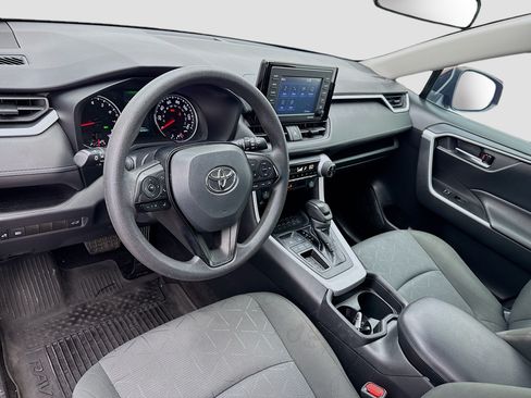 Used 2021 Toyota RAV4 XLE w/ Convenience Package FWD image 7