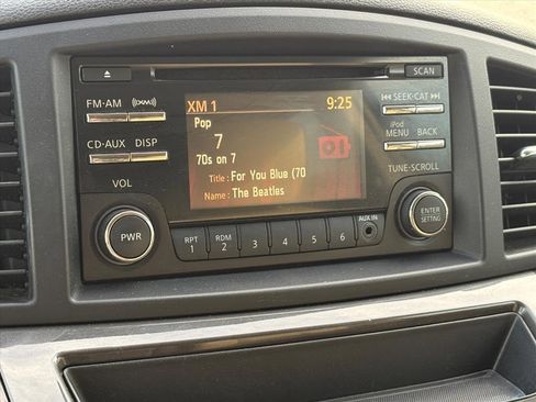 Used 2013 Nissan Quest SV w/ Leather Pkg image 9