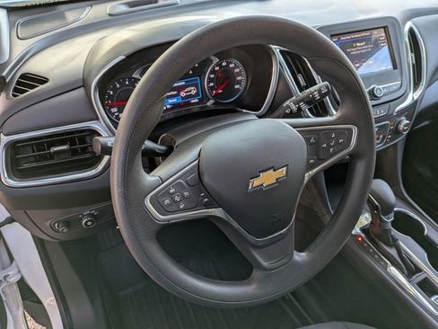 Used 2022 Chevrolet Equinox LT image 18