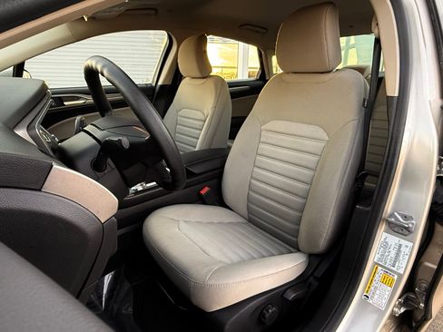 Used 2018 Ford Fusion S image 13