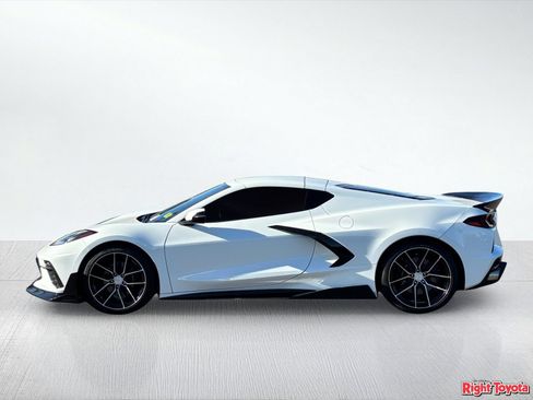 Used 2022 Chevrolet Corvette Stingray Coupe RWD image 3