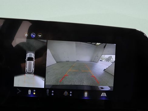 New 2026 Chevrolet Equinox LT FWD image 12