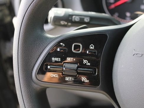 Used 2024 Mercedes-Benz Sprinter 2500 image 27