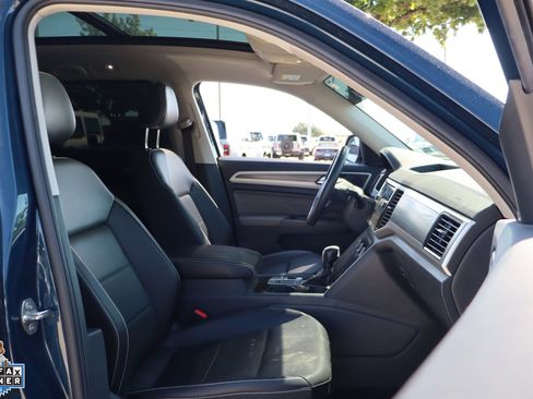 Used 2023 Volkswagen Atlas SE w/ Panoramic Sunroof Package FWD image 32