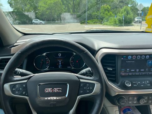 Used 2017 GMC Acadia Denali w/ Technology Package AWD/4WD image 23