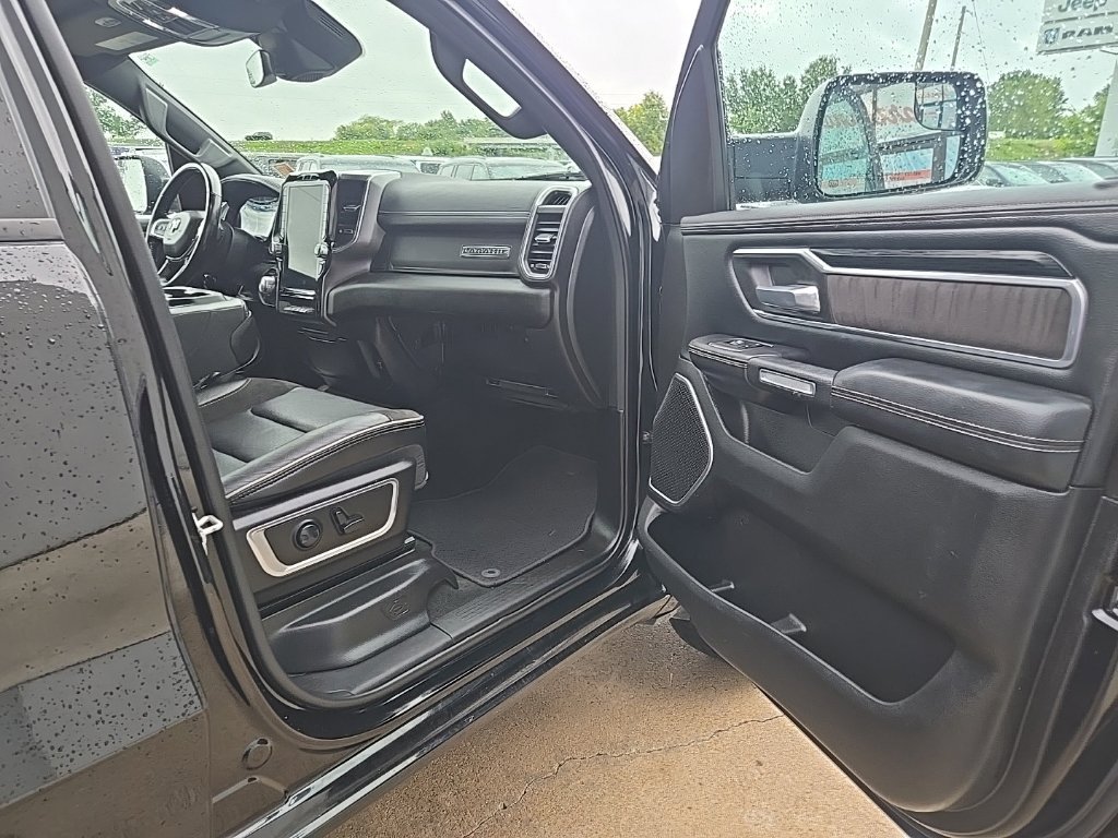 Used 2023 RAM 1500 Laramie AWD/4WD image 23