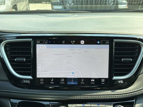 New 2027 Chrysler Pacifica Select w/ Family Tech Group AWD/4WD image 18