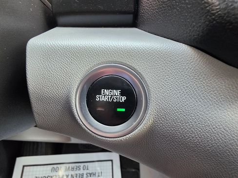 Used 2024 GMC Terrain SLE FWD image 29