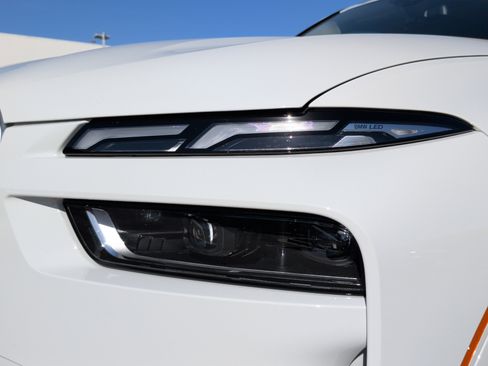 Certified 2025 BMW X7 xDrive40i w/ Premium Package image 6