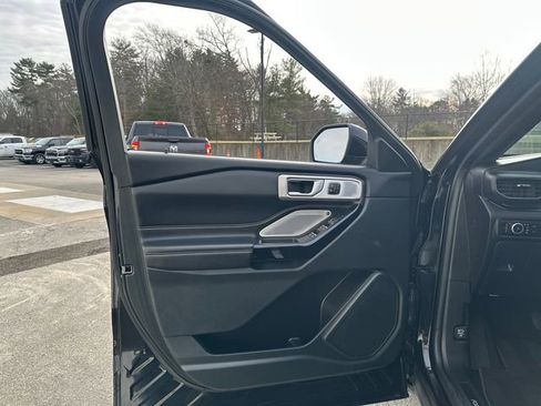 Used 2023 Ford Explorer ST w/ Technology Package image 26