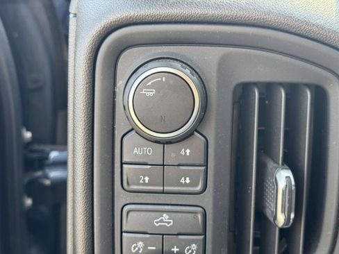 Used 2019 Chevrolet Silverado 1500 Custom Trail Boss AWD/4WD image 16