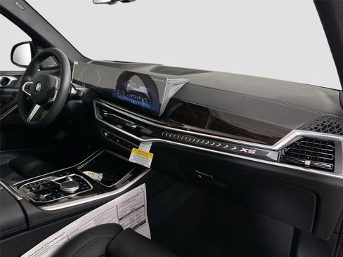New 2026 BMW X5 xDrive40i w/ M Sport Package AWD/4WD image 32