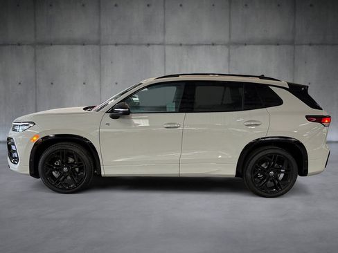 New 2026 Volkswagen Tiguan SE R-Line AWD/4WD image 2
