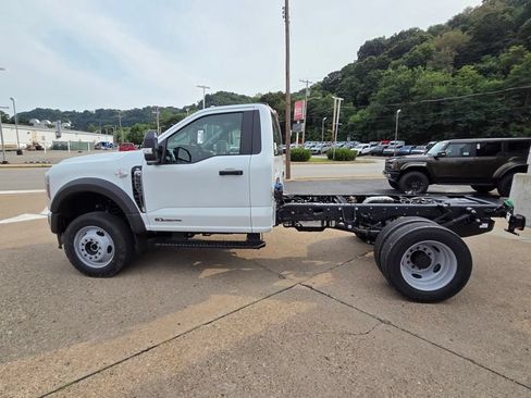 New 2026 Ford F550 4x4 Regular Cab Super Duty w/ XL Chrome Package image 4