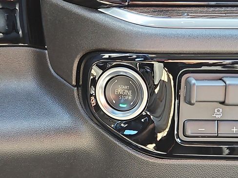 Used 2025 Chevrolet Silverado 1500 LT image 23