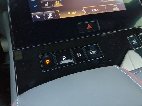 New 2026 INFINITI QX80 Autograph image 32