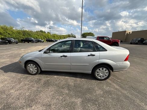 Used 2004 Ford Focus SE FWD image 13
