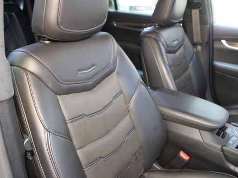 Used 2022 Cadillac XT6 Premium Luxury w/ Platinum Package AWD/4WD image 11