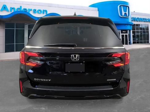 New 2026 Honda Odyssey Touring image 4