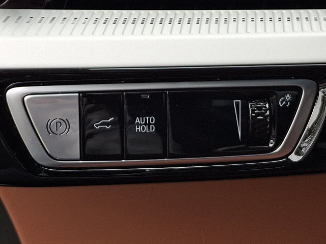 Used 2025 Cadillac Optiq Luxury 2 AWD/4WD image 22