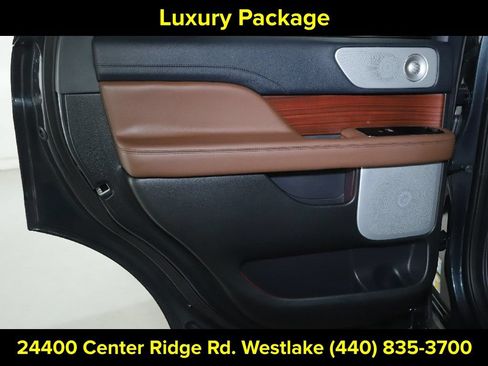 Used 2024 Lincoln Navigator Reserve AWD/4WD image 13