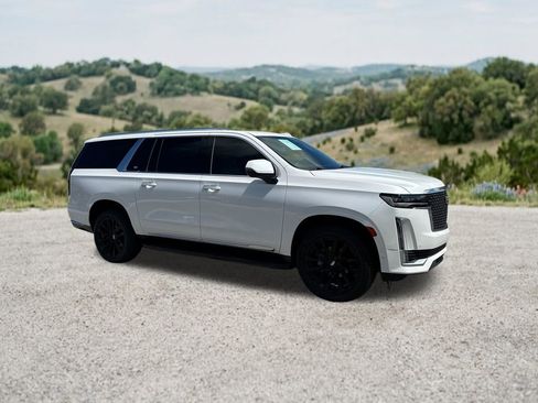 Used 2021 Cadillac Escalade ESV Premium Luxury AWD/4WD image 12