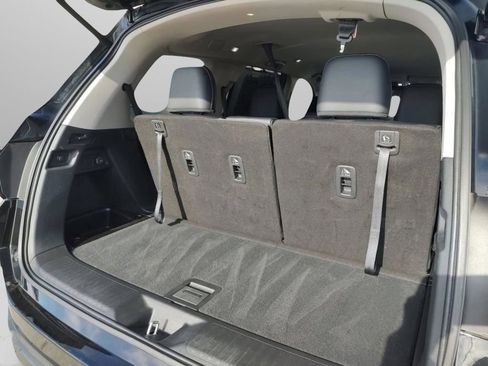 Used 2025 Honda Pilot EX-L image 32