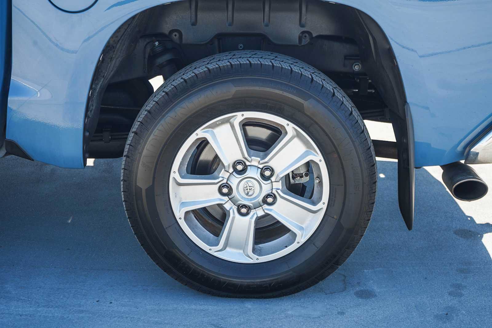 Used 2020 Toyota Tundra SR5 w/ SR5 Leather Package AWD/4WD image 12