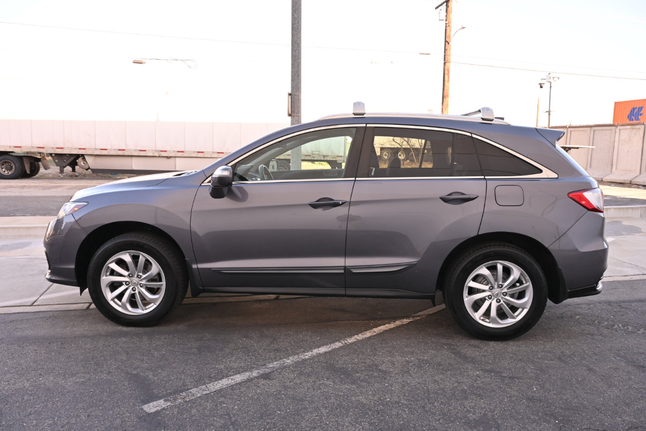Used 2018 Acura RDX w/ Tech & AcuraWatch Plus Pack AWD/4WD image 3
