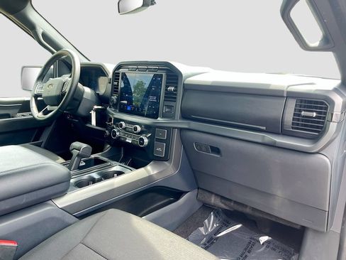 Used 2024 Ford F150 XLT w/ XLT Black Appearance Package RWD image 18