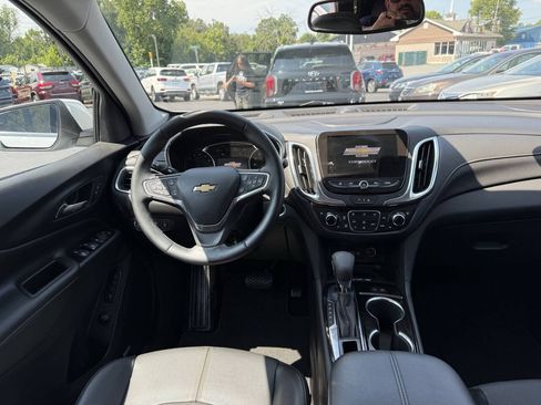 Used 2023 Chevrolet Equinox Premier AWD/4WD image 12