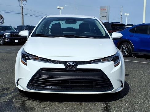 Used 2026 Toyota Corolla LE FWD image 2