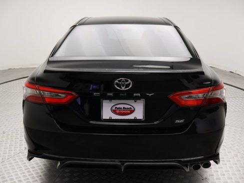Certified 2018 Toyota Camry SE FWD image 10
