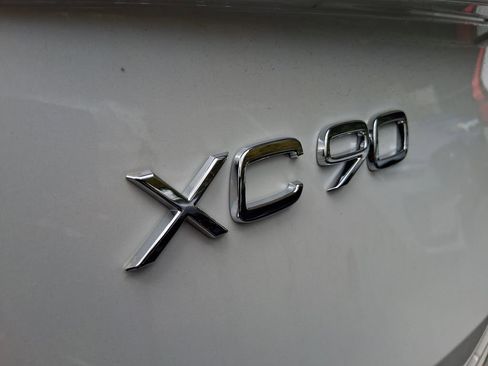 New 2026 Volvo XC90 T8 Plus w/ Protection Package Premier AWD/4WD image 6