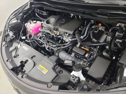 Used 2024 Toyota Sienna XLE image 39