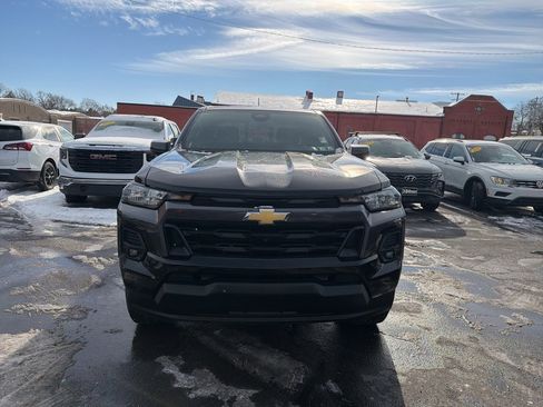 Used 2024 Chevrolet Colorado LT w/ LT Convenience Package II image 2