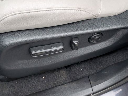 Used 2017 Honda CR-V Touring image 18