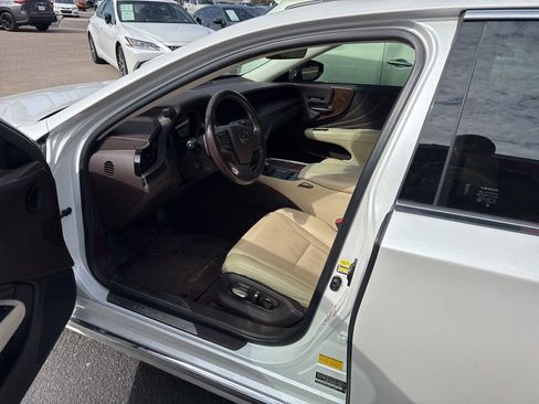 Used 2018 Lexus LS 500 F Sport image 6