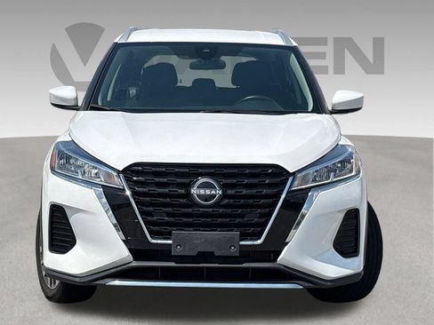 Used 2024 Nissan Kicks SV FWD image 2