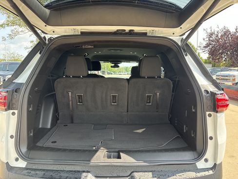 Used 2023 Chevrolet Traverse LT AWD/4WD image 15