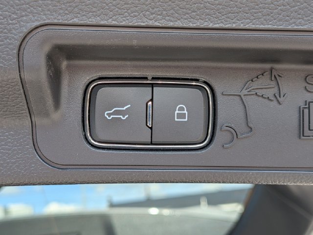 Used 2023 Ford Explorer ST-Line AWD/4WD image 21