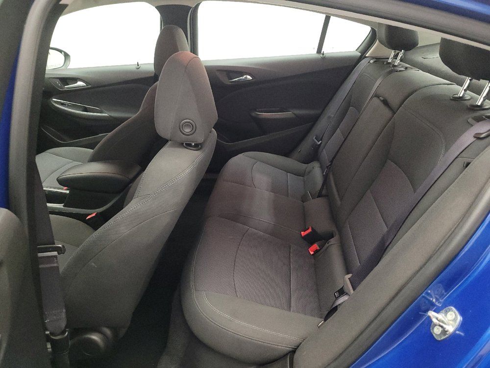 Used 2017 Chevrolet Cruze LT FWD image 18
