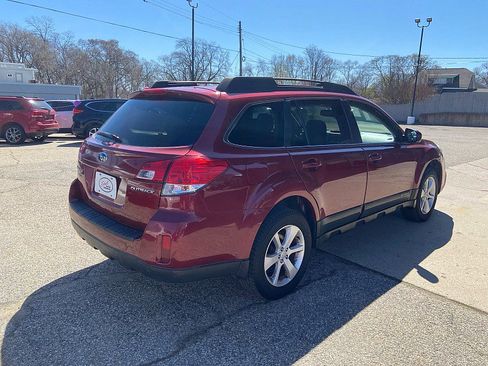 Used 2013 Subaru Outback 2.5i Premium image 3