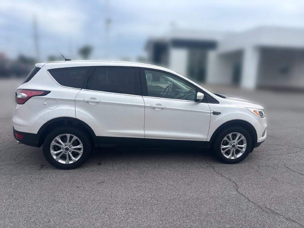 Used 2017 Ford Escape SE AWD/4WD image 8