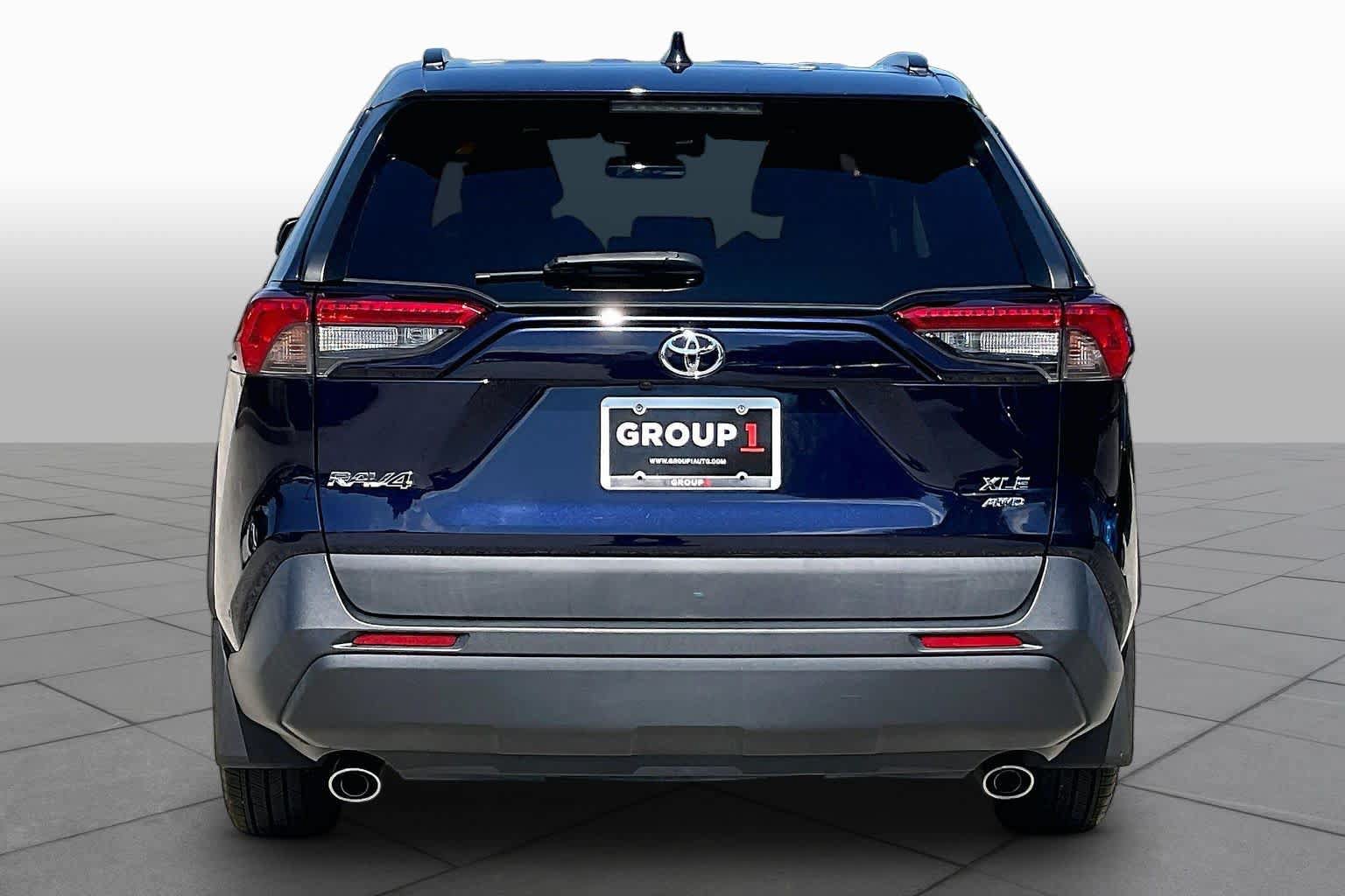 Used 2021 Toyota RAV4 XLE Premium AWD/4WD image 5
